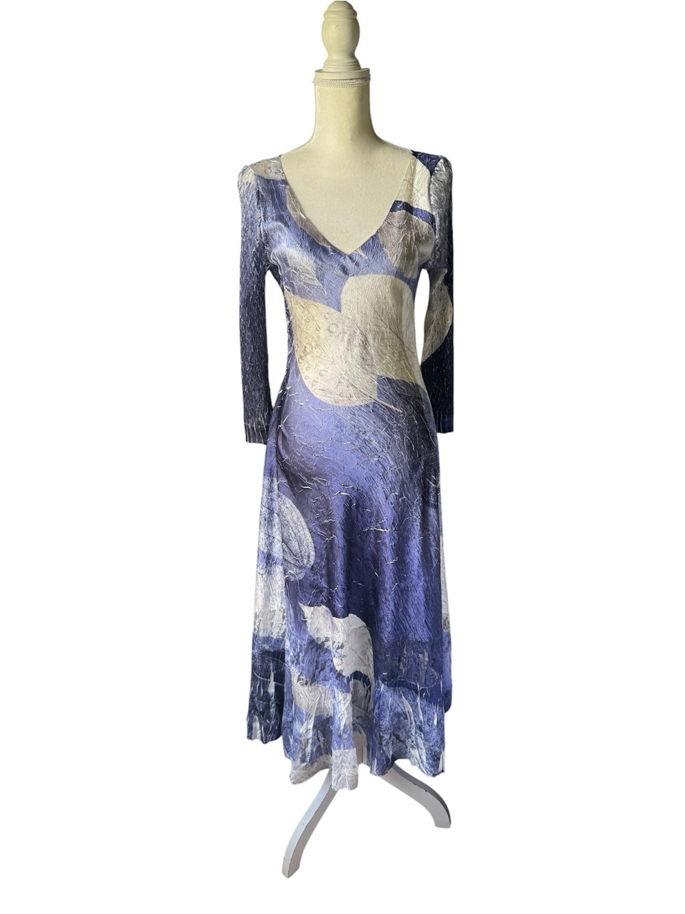 Komarov Lavender and Cream V-Neck Long Sleeve Midi Dress